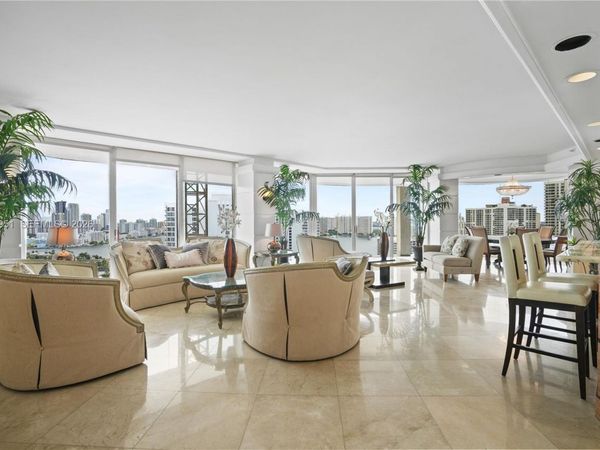 19355 Turnberry Way, Unit 25GR, Aventura, FL 33180