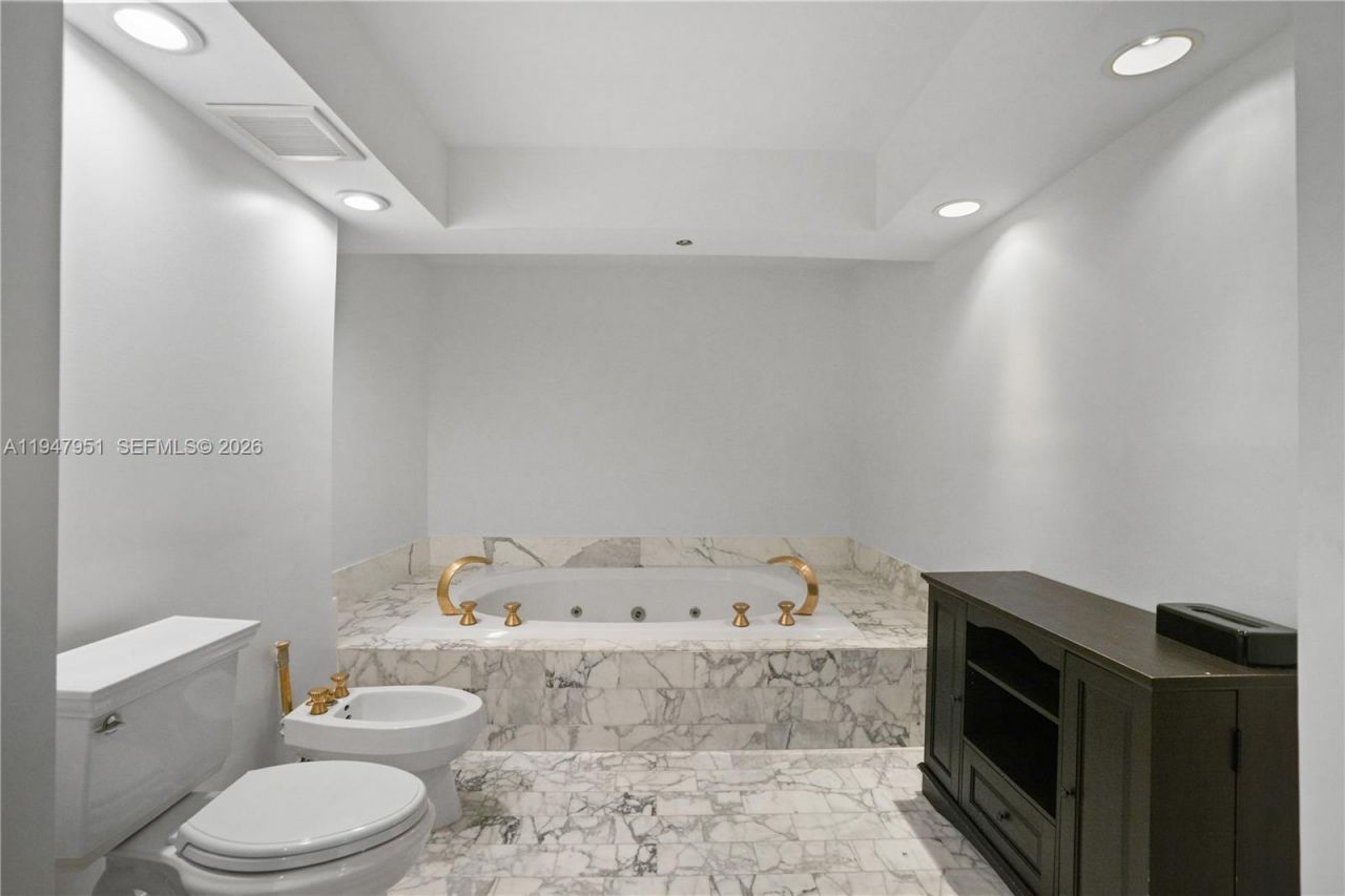 19355 Turnberry Way, Unit 25GR, Aventura, FL 33180 Photo