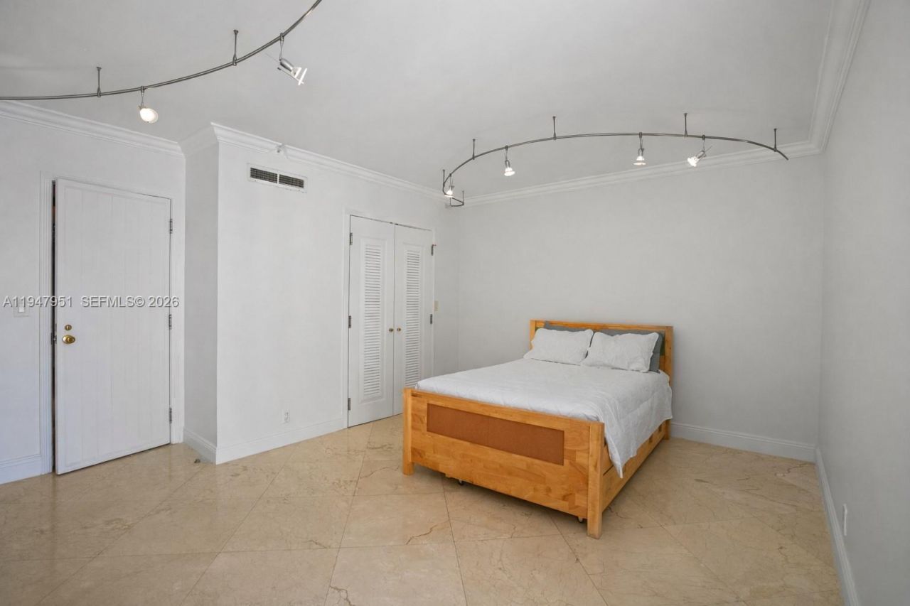 19355 Turnberry Way, Unit 25GR, Aventura, FL 33180 Photo