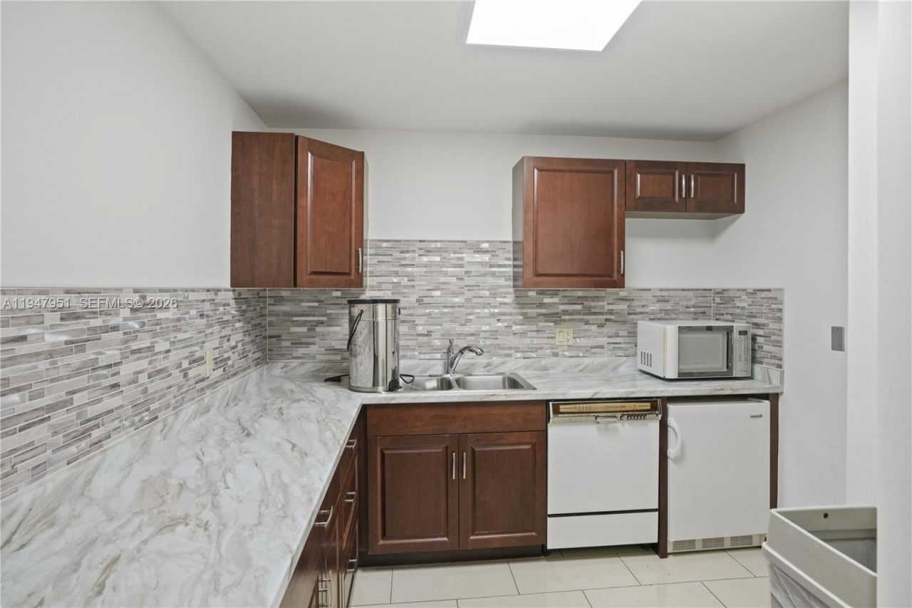 19355 Turnberry Way, Unit 25GR, Aventura, FL 33180 Photo