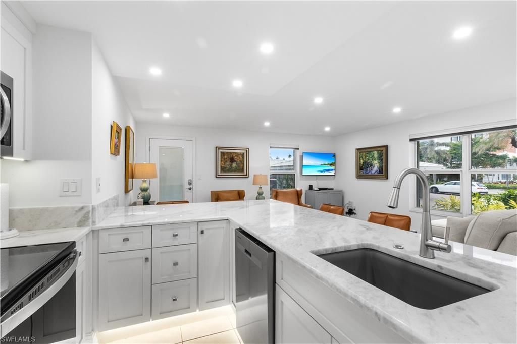 2800 Gulf Shore Blvd N, Unit 100, Naples, FL 34103 Photo