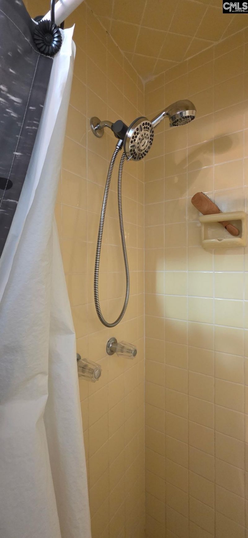 93 Guernsey Drive Photo 9