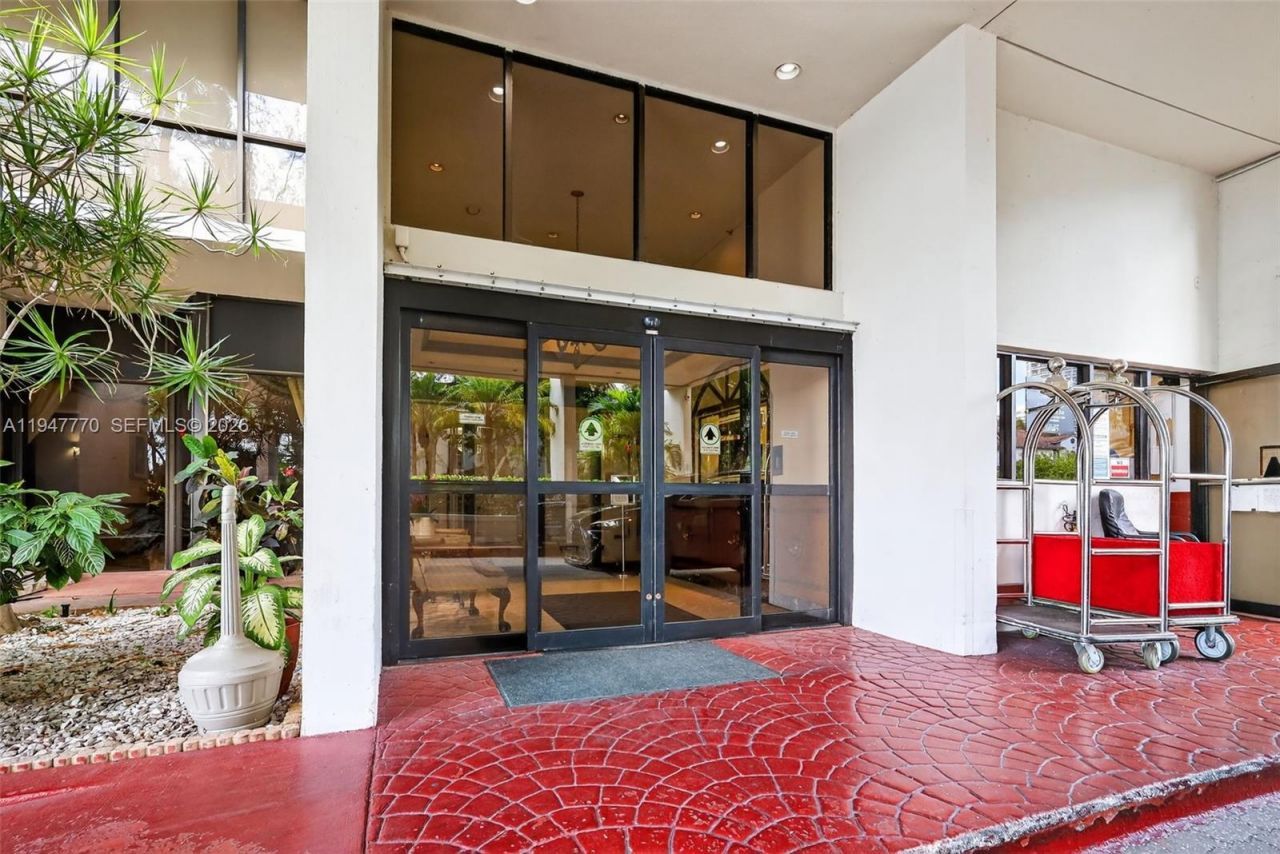 18151 NE 31st Ct, Unit 301, Aventura, FL 33160 Photo