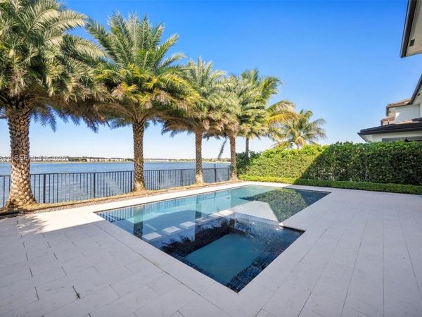 15722 NW 88th Ave , Miami Lakes, FL 33018