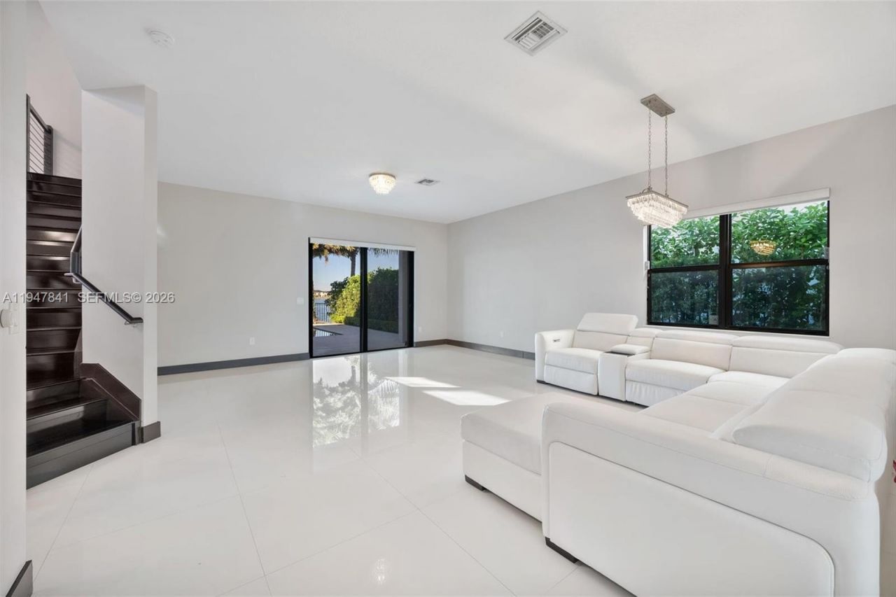 15722 NW 88th Ave , Miami Lakes, FL 33018 Photo