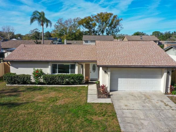 15704 COUNTRY LAKE DRIVE, TAMPA, FL 33624