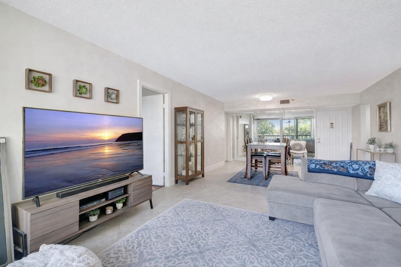 5260 NW 2nd Avenue, Unit 307, Boca Raton, FL 33487 Photo