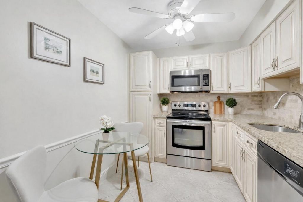 5260 NW 2nd Avenue, Unit 307, Boca Raton, FL 33487 Photo