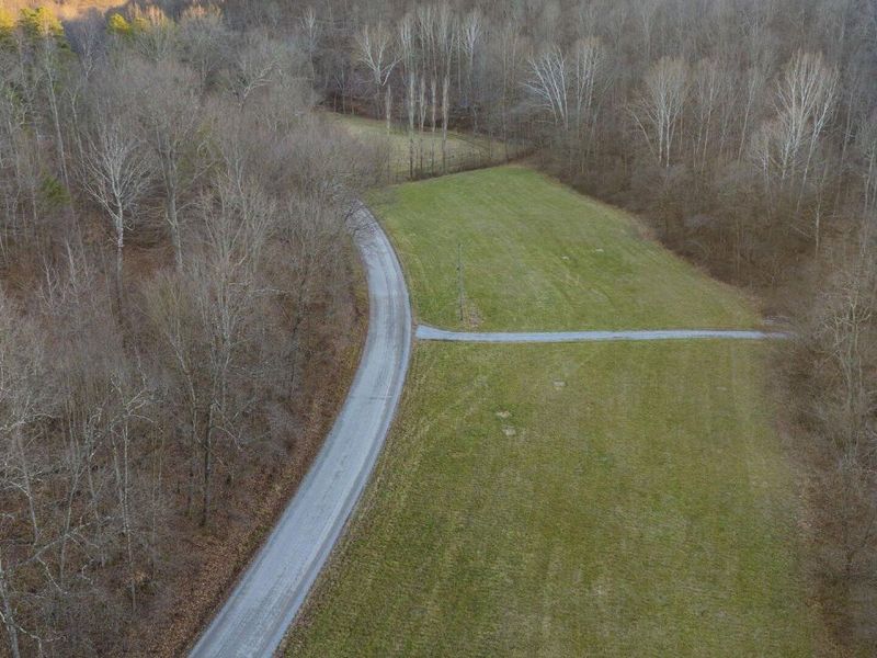 31201 Claypool Hollow Road, McArthur, OH 45651 Photo 3