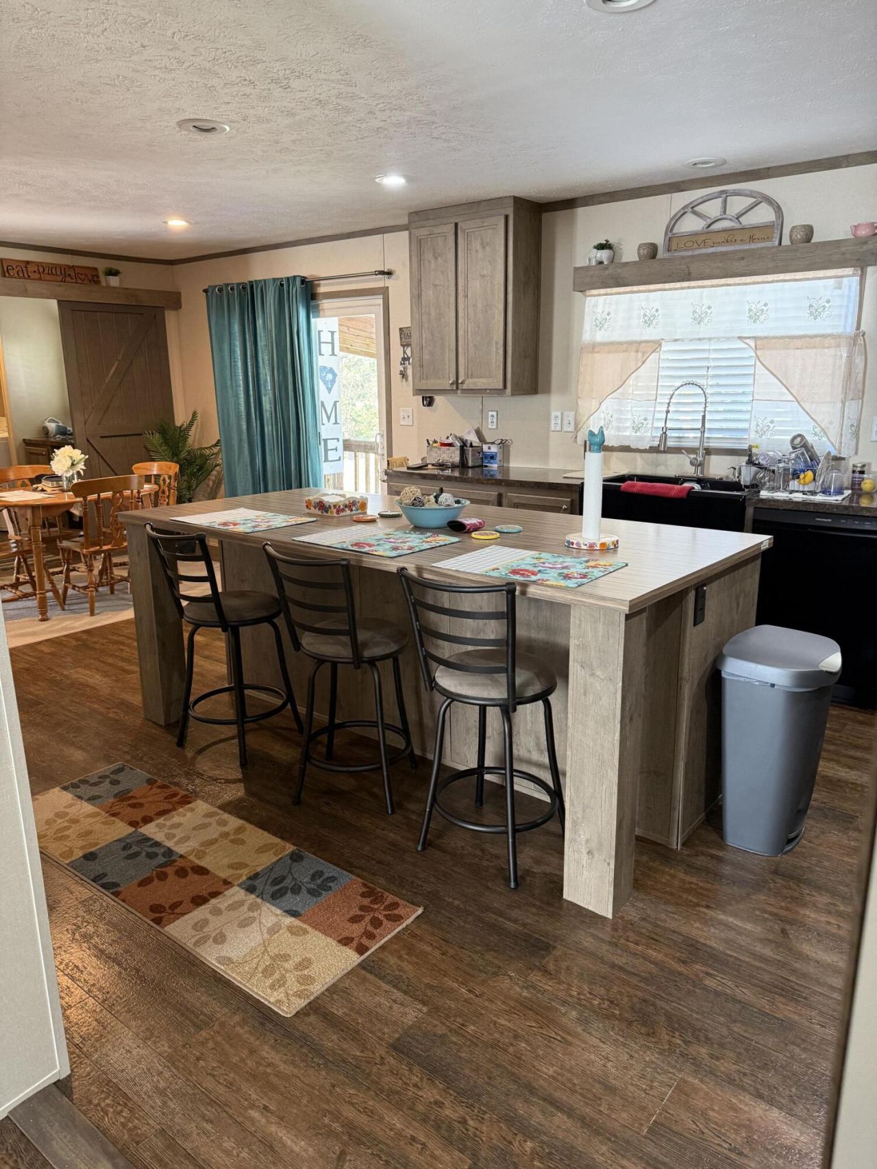 6204 Badham Drive Photo 6