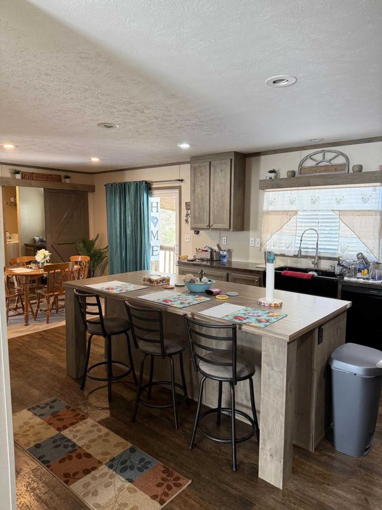 6204 Badham Drive Photo 7