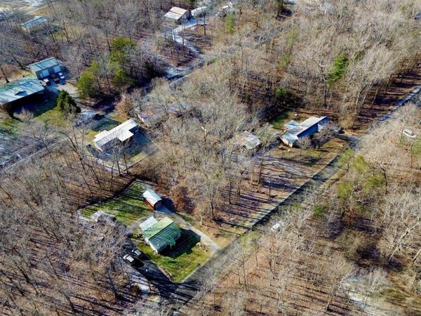 1013 Uno Ln , Crossville, TN 38572