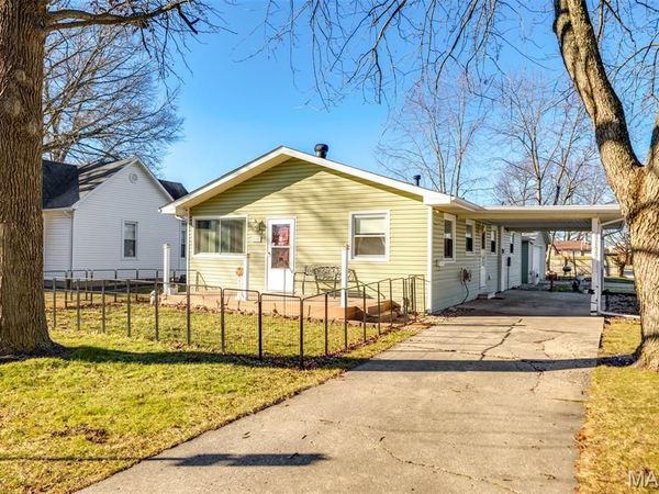 625 N Franklin Street, Staunton, IL 62088