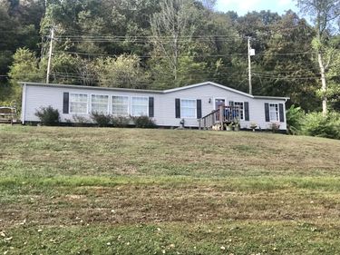 686 KY 827 Highway, Greenup, KY 41144