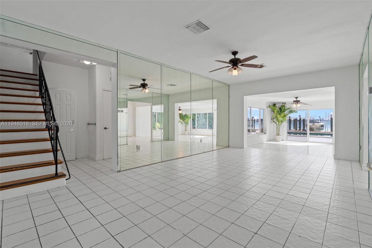 1510 S Treasure Dr, North Bay Village, FL 33141 Photo