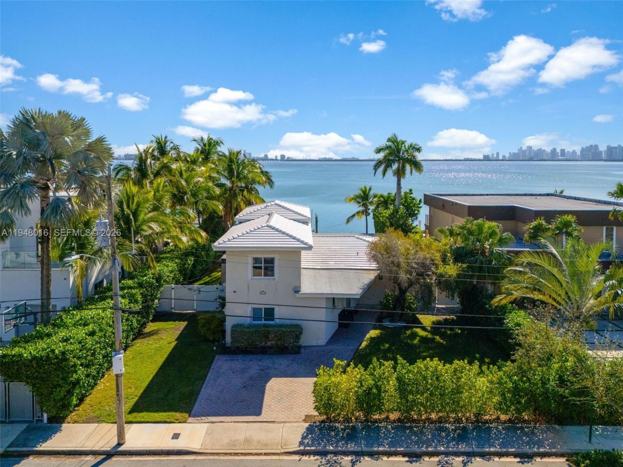 1510 S Treasure Dr, North Bay Village, FL 33141 Photo