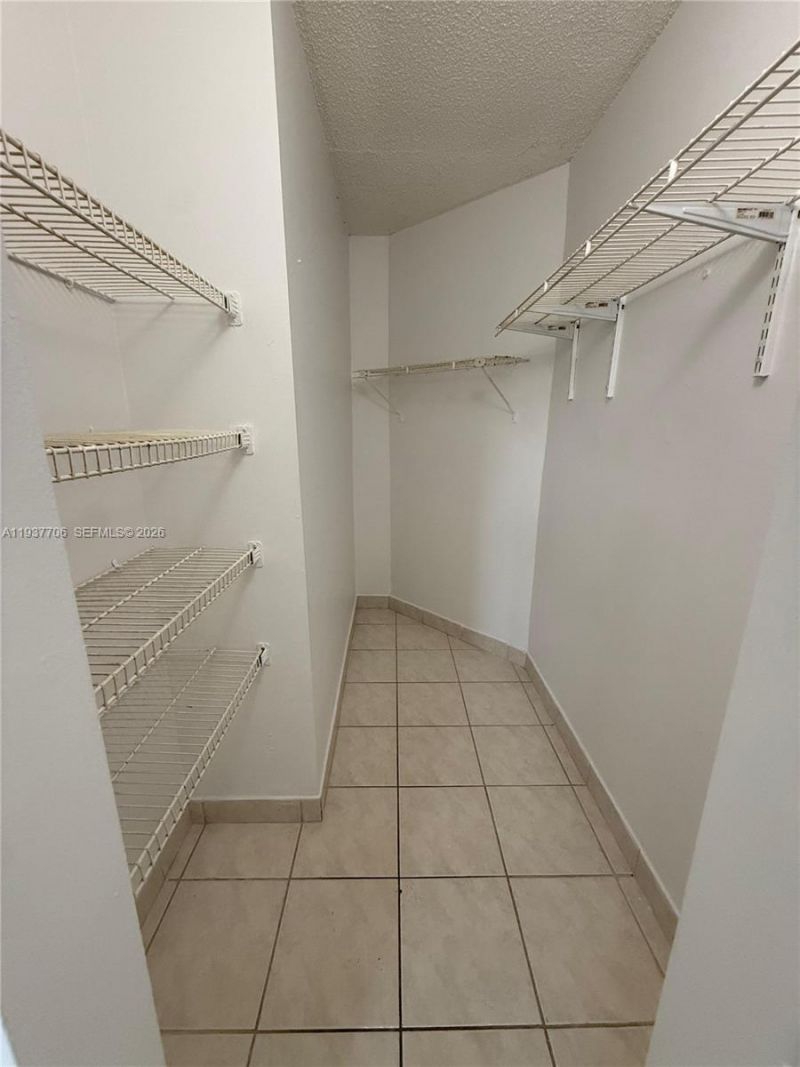 6995 NW 186th St, Unit E506, Hialeah, FL 33015 Photo
