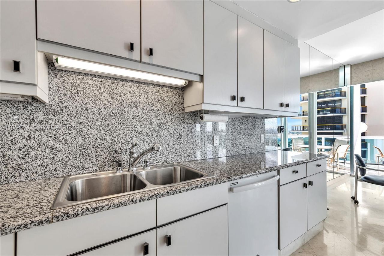 10101 Collins Ave, Unit 11D + caba, Bal Harbour, FL 33154 Photo