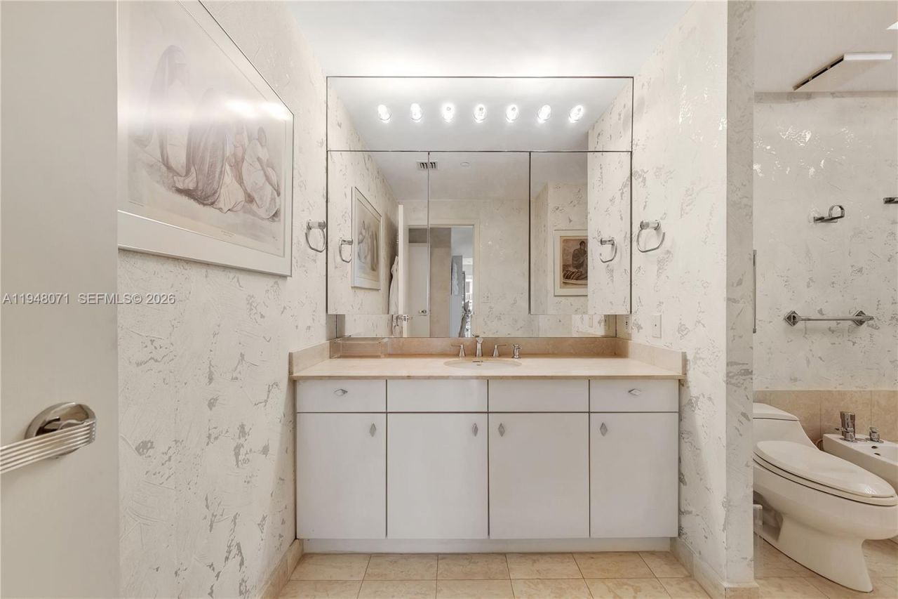 10101 Collins Ave, Unit 11D + caba, Bal Harbour, FL 33154 Photo