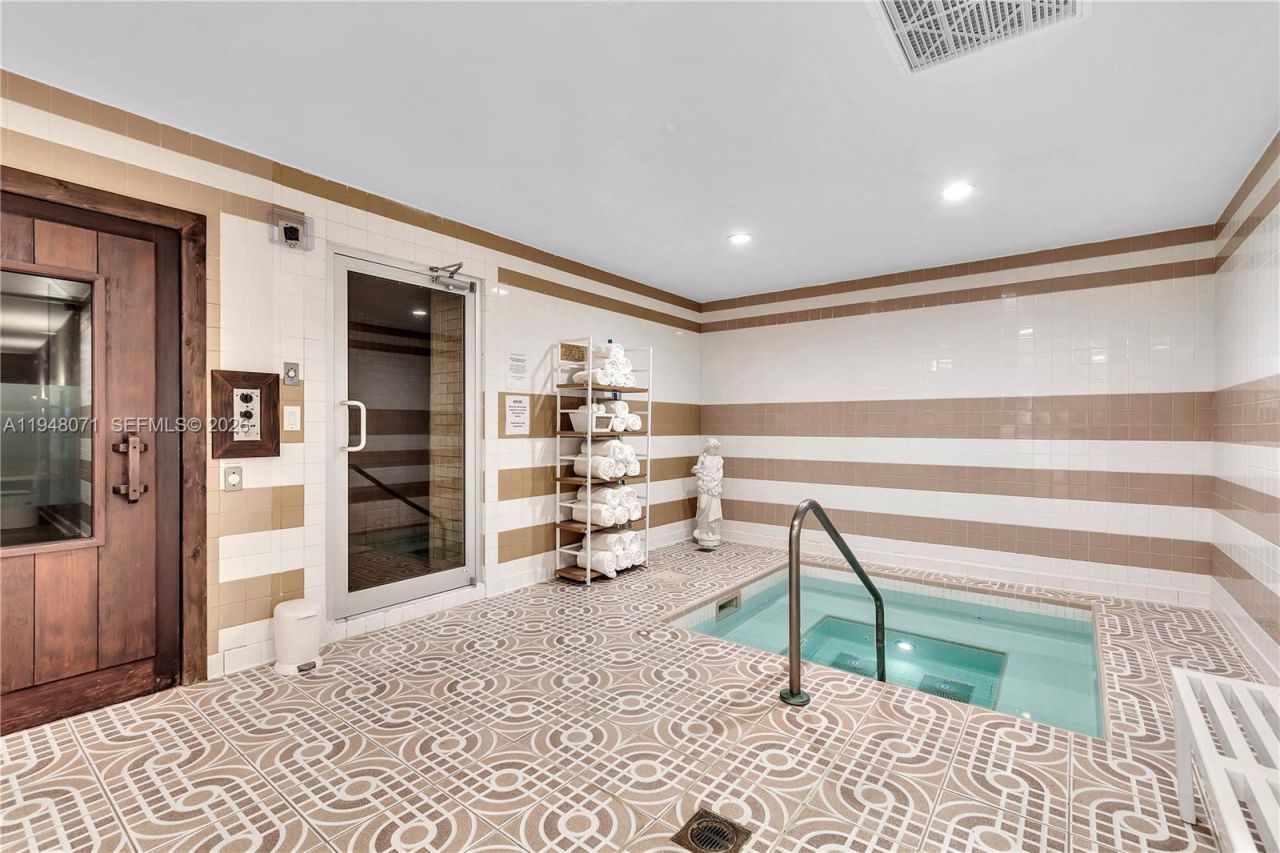 10101 Collins Ave, Unit 11D + caba, Bal Harbour, FL 33154 Photo