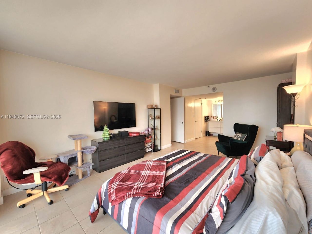 290 174th St, Unit 1217, Sunny Isles Beach, FL 33160 Photo