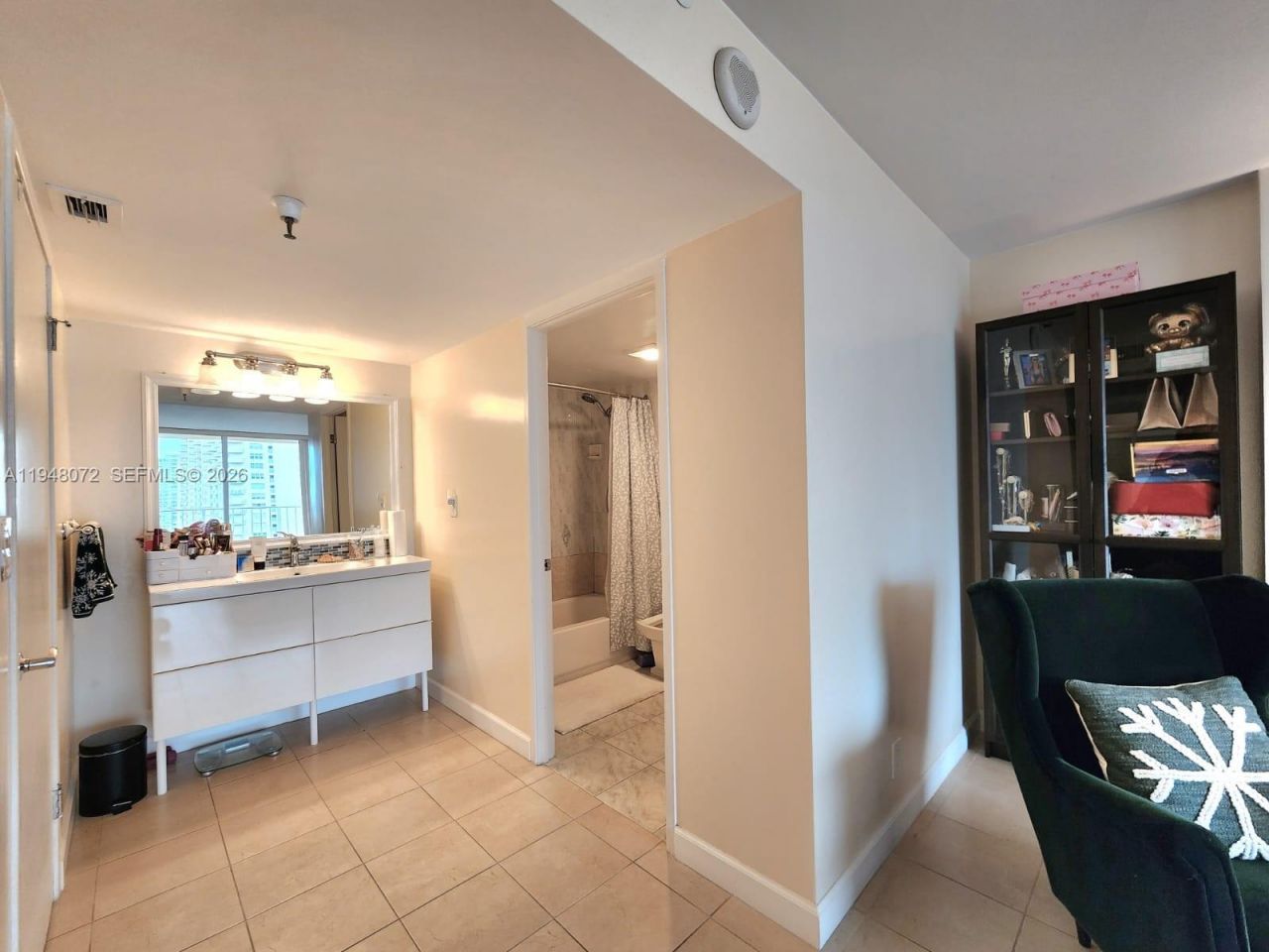 290 174th St, Unit 1217, Sunny Isles Beach, FL 33160 Photo