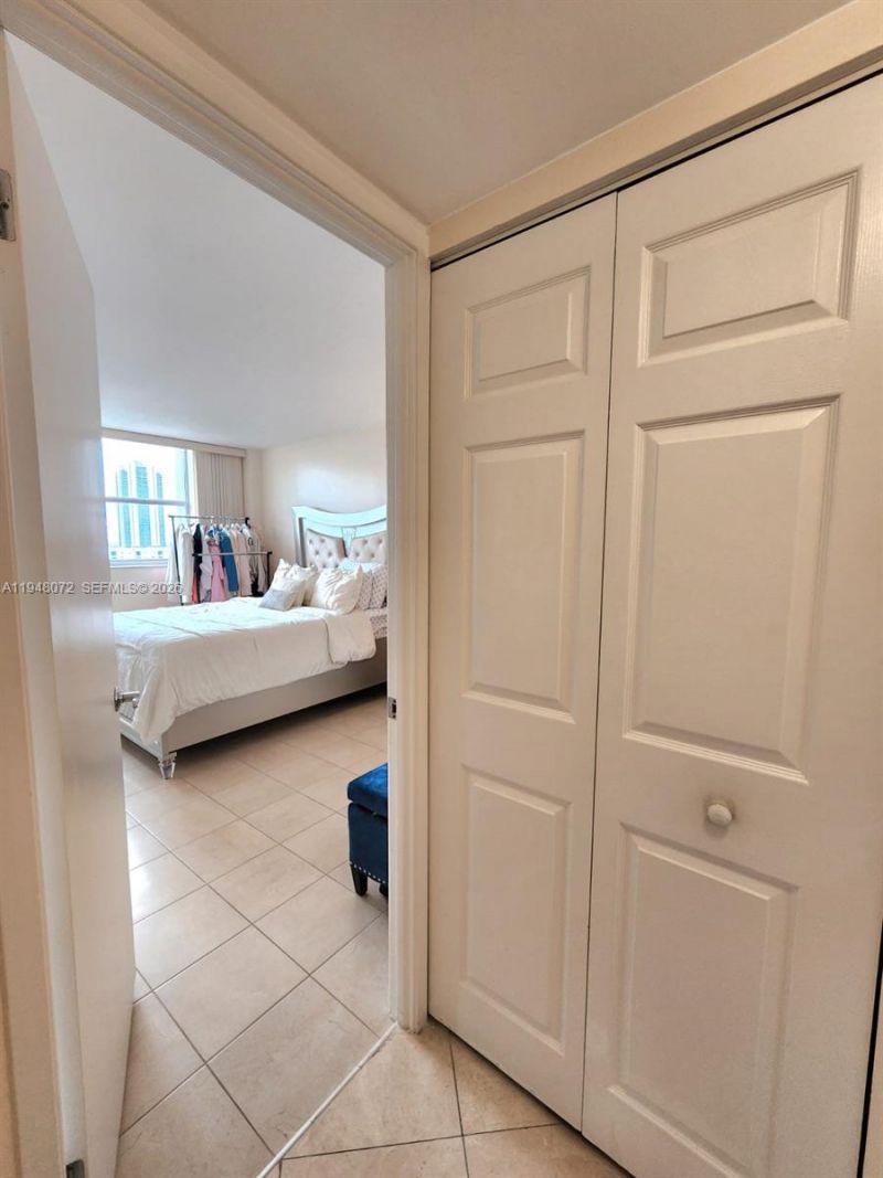 290 174th St, Unit 1217, Sunny Isles Beach, FL 33160 Photo