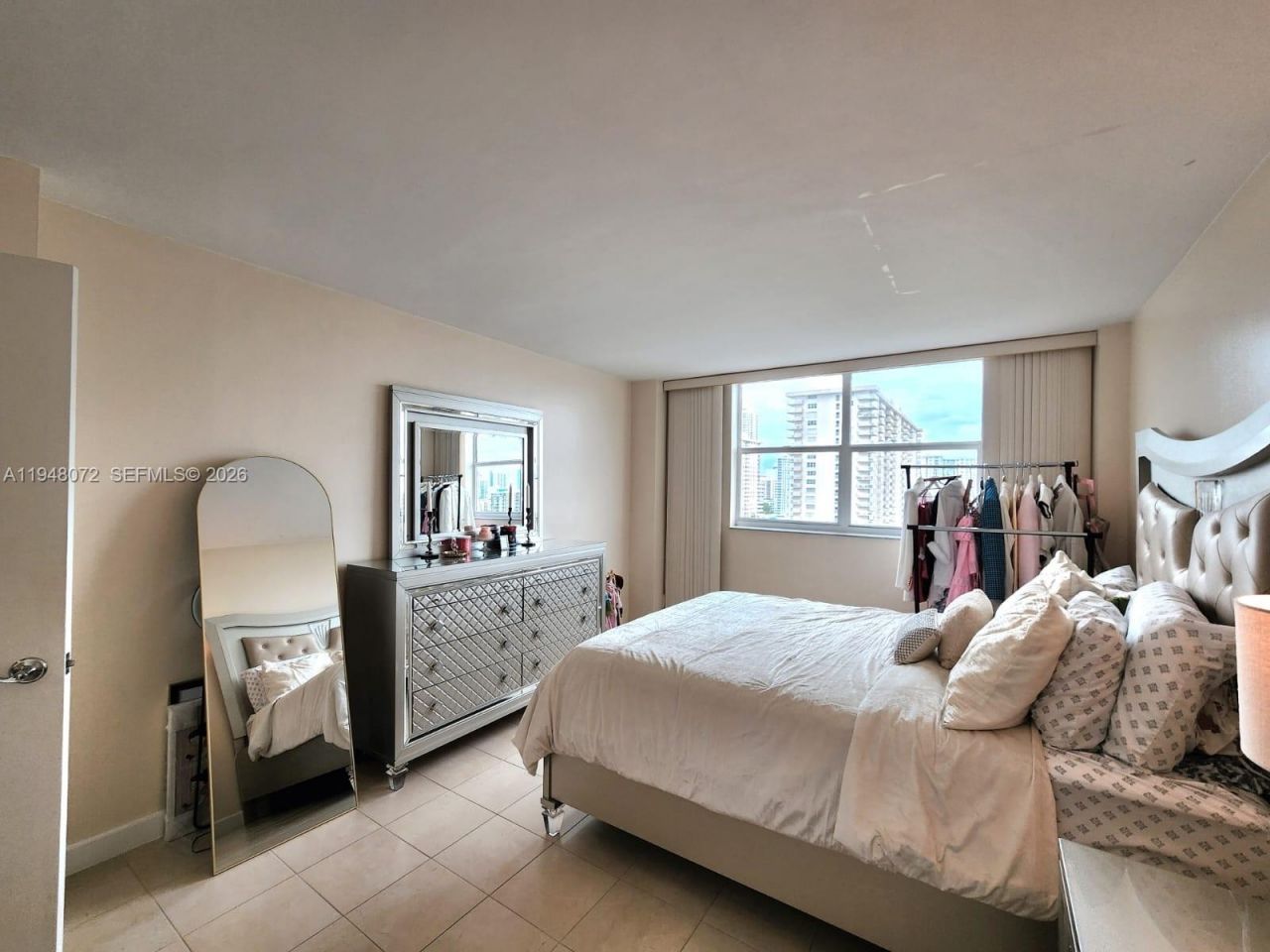 290 174th St, Unit 1217, Sunny Isles Beach, FL 33160 Photo