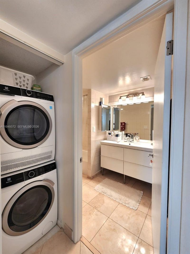 290 174th St, Unit 1217, Sunny Isles Beach, FL 33160 Photo