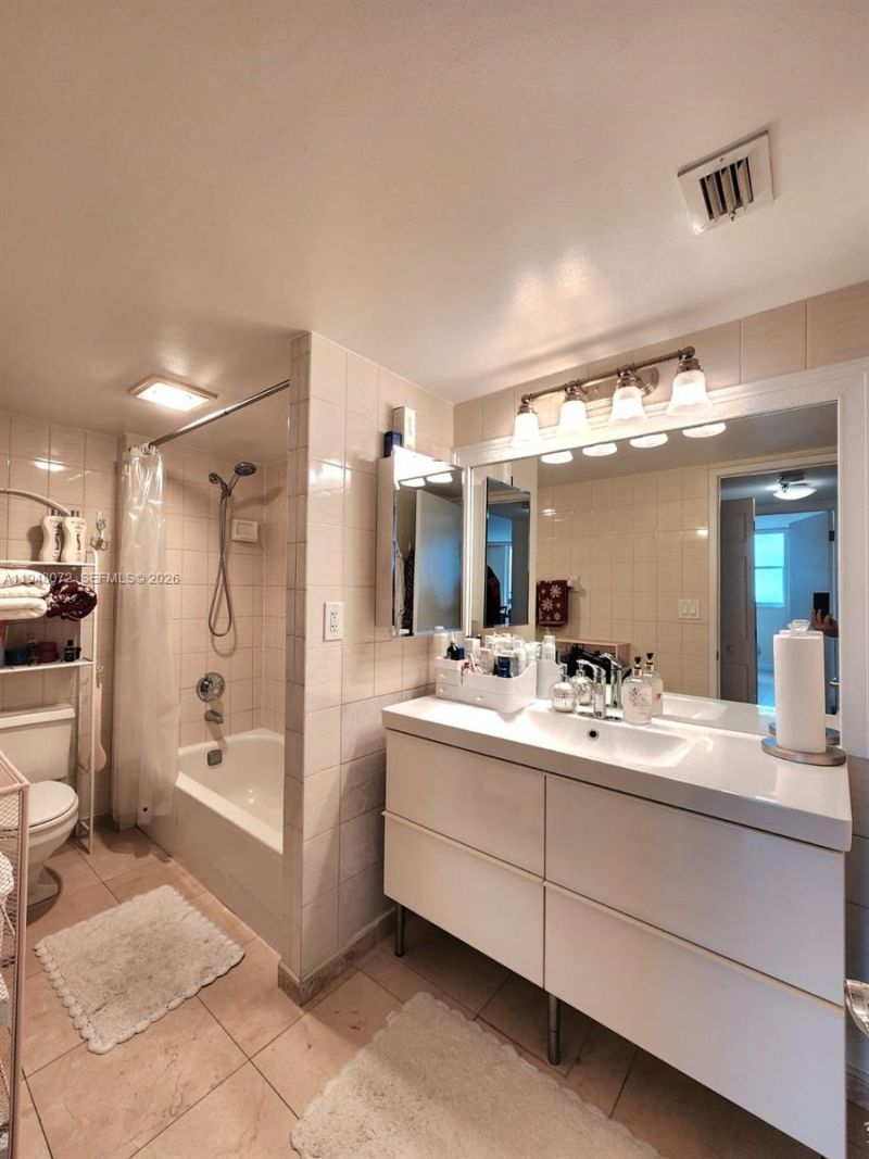 290 174th St, Unit 1217, Sunny Isles Beach, FL 33160 Photo