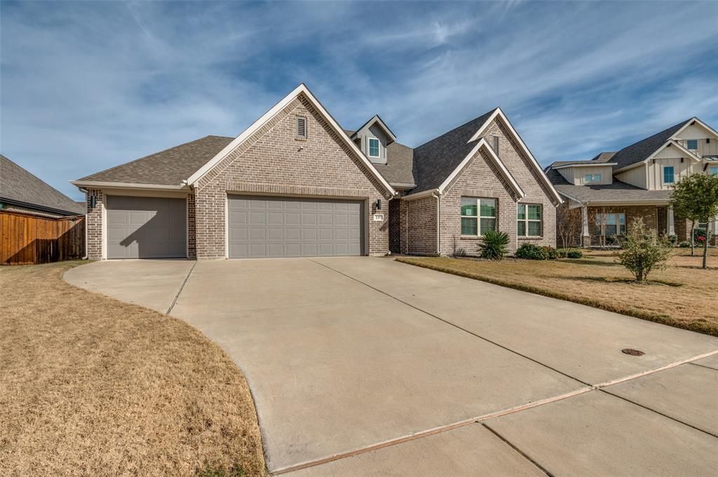 237 Four Roses Drive, Waxahachie, TX 75165 Main Photo