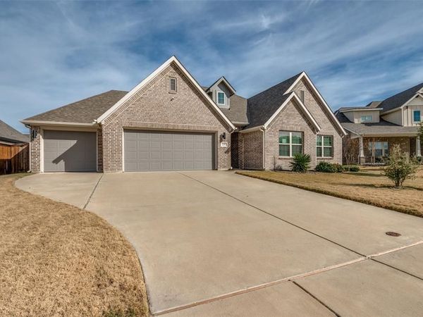 237 Four Roses Drive, Waxahachie, TX 75165