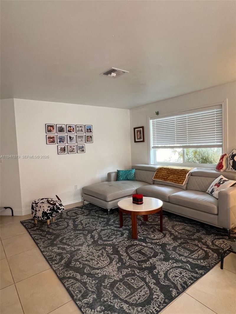 747 SW 6th St, Hallandale Beach, FL 33009 Photo