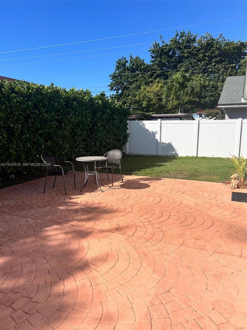 747 SW 6th St, Hallandale Beach, FL 33009 Photo