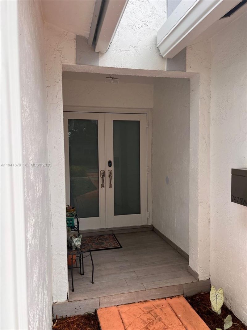 747 SW 6th St, Hallandale Beach, FL 33009 Photo