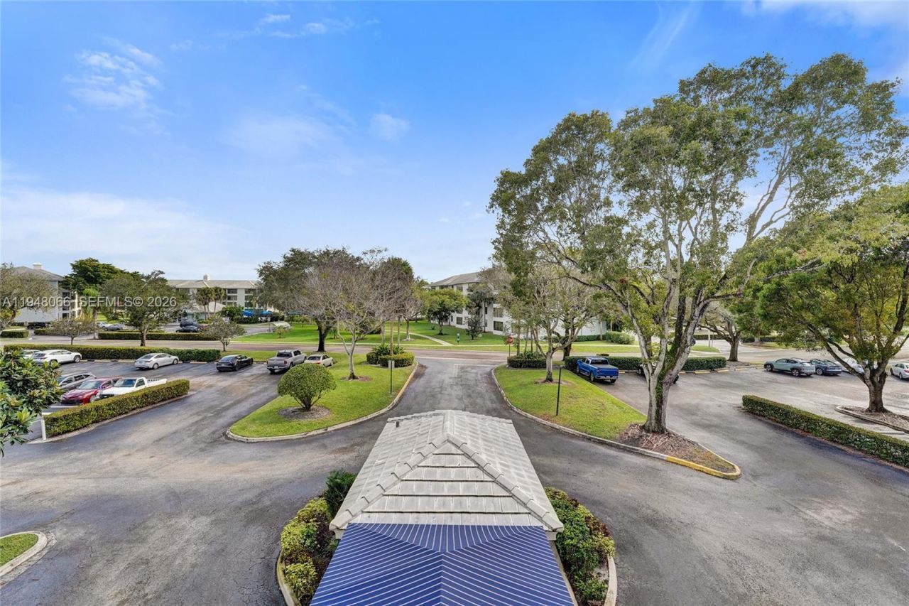 1713 Whitehall Dr, Unit 304, Davie, FL 33324 Photo