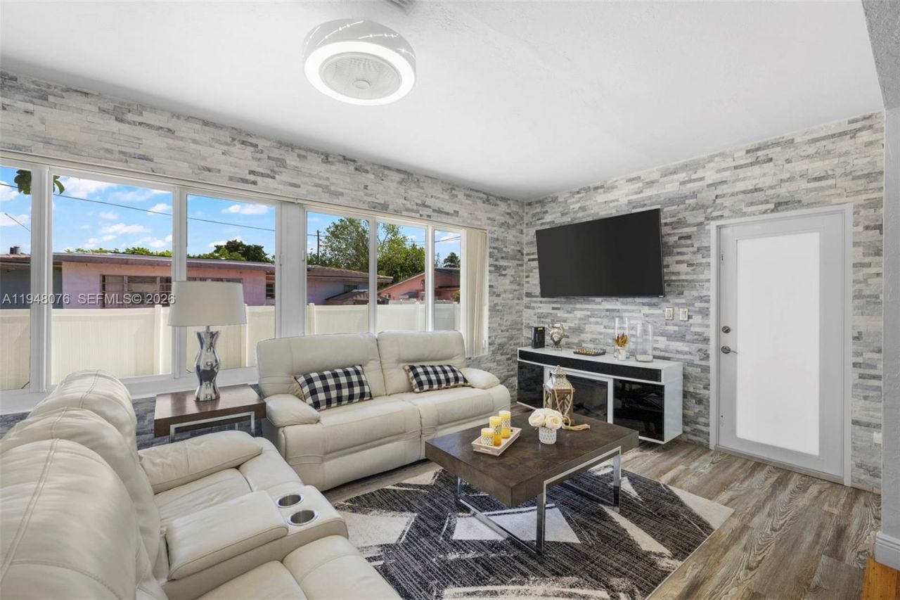 8631 SW 16th Ter , Miami, FL 33155 Photo