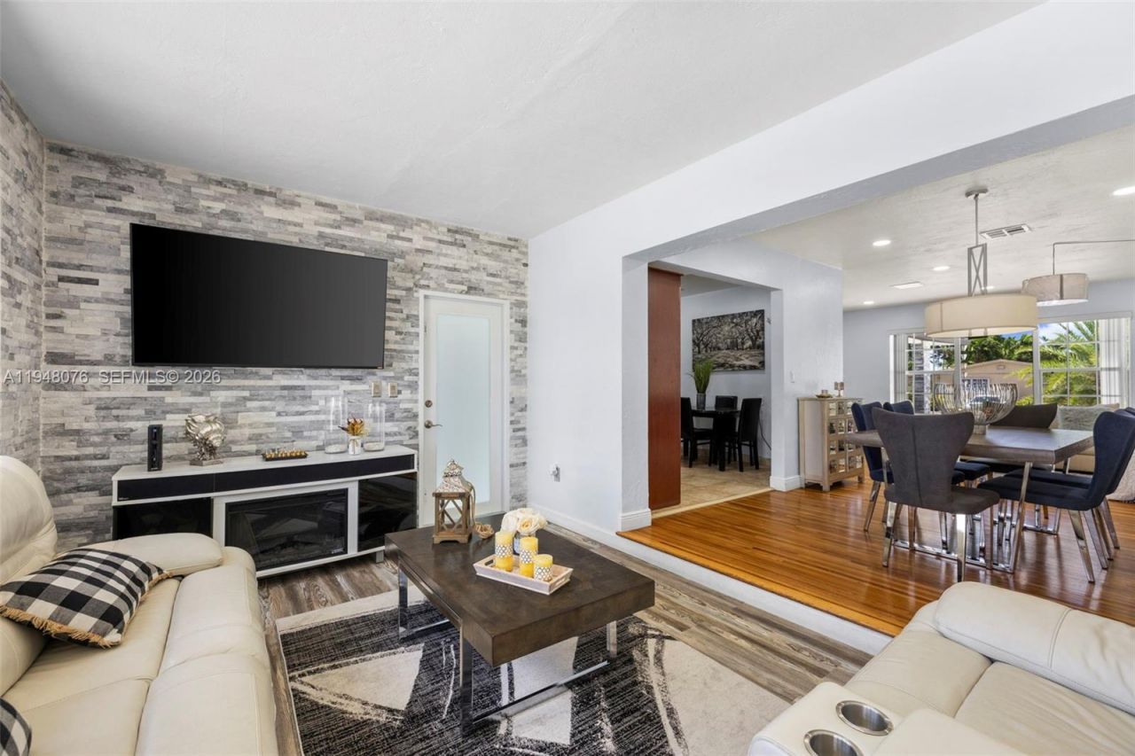 8631 SW 16th Ter , Miami, FL 33155 Photo