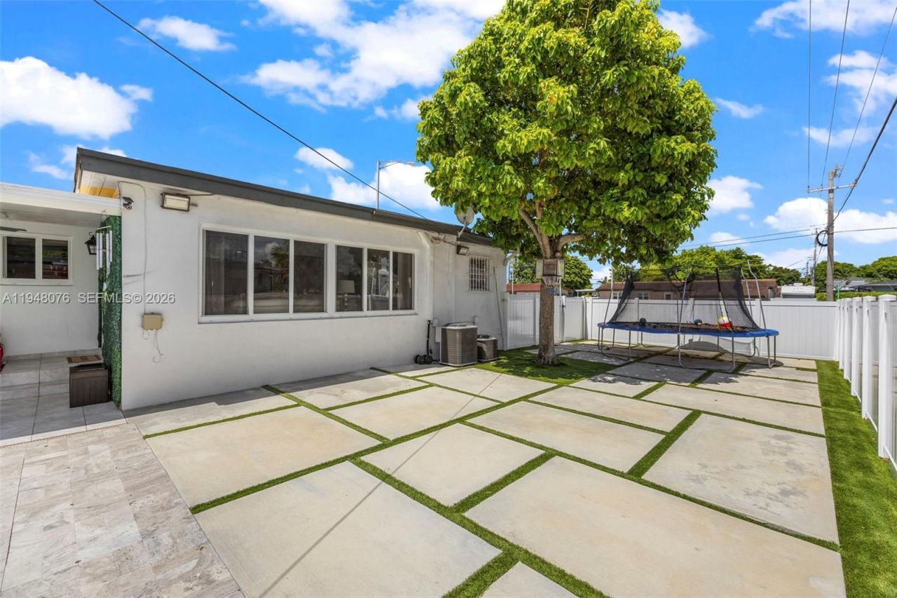 8631 SW 16th Ter , Miami, FL 33155 Photo