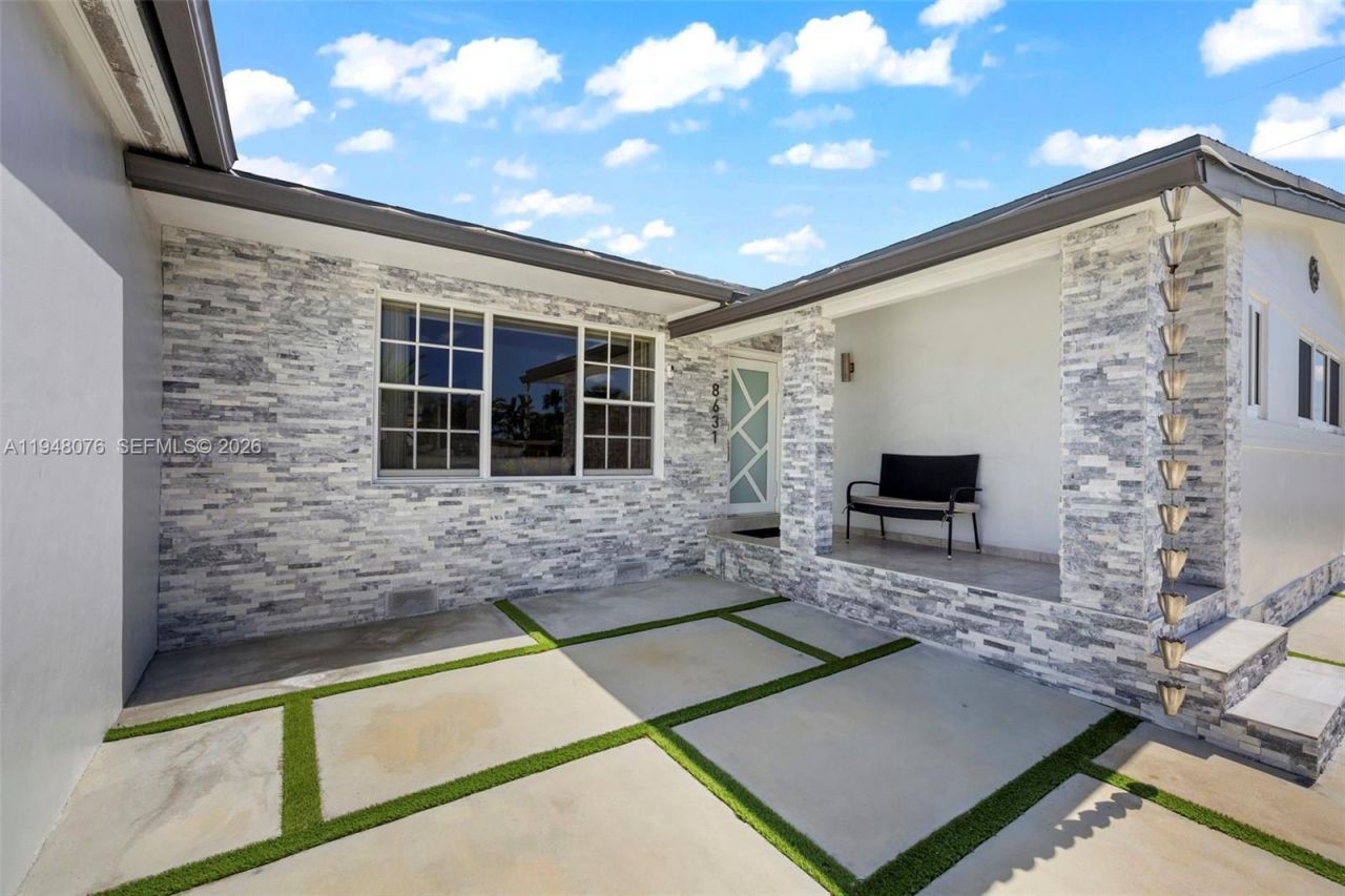 8631 SW 16th Ter , Miami, FL 33155 Photo