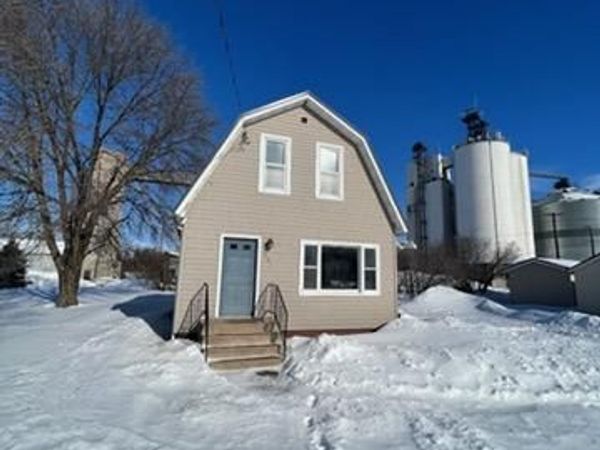 261 State Street, Jackson, MN 56143