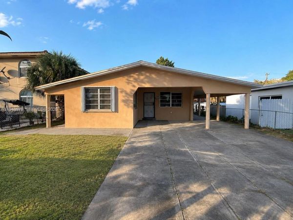 5181 NW 5th St, Miami, FL 33126