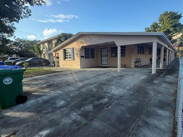 5181 NW 5th St, Miami, FL 33126