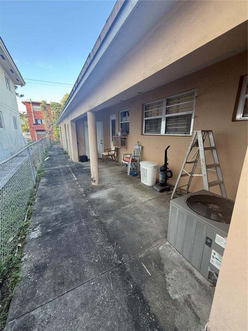 5181 NW 5th St, Miami, FL 33126 Photo