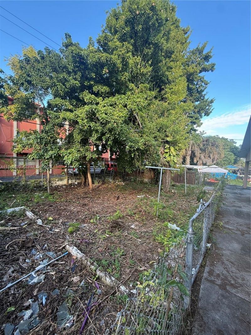 5181 NW 5th St, Miami, FL 33126 Photo