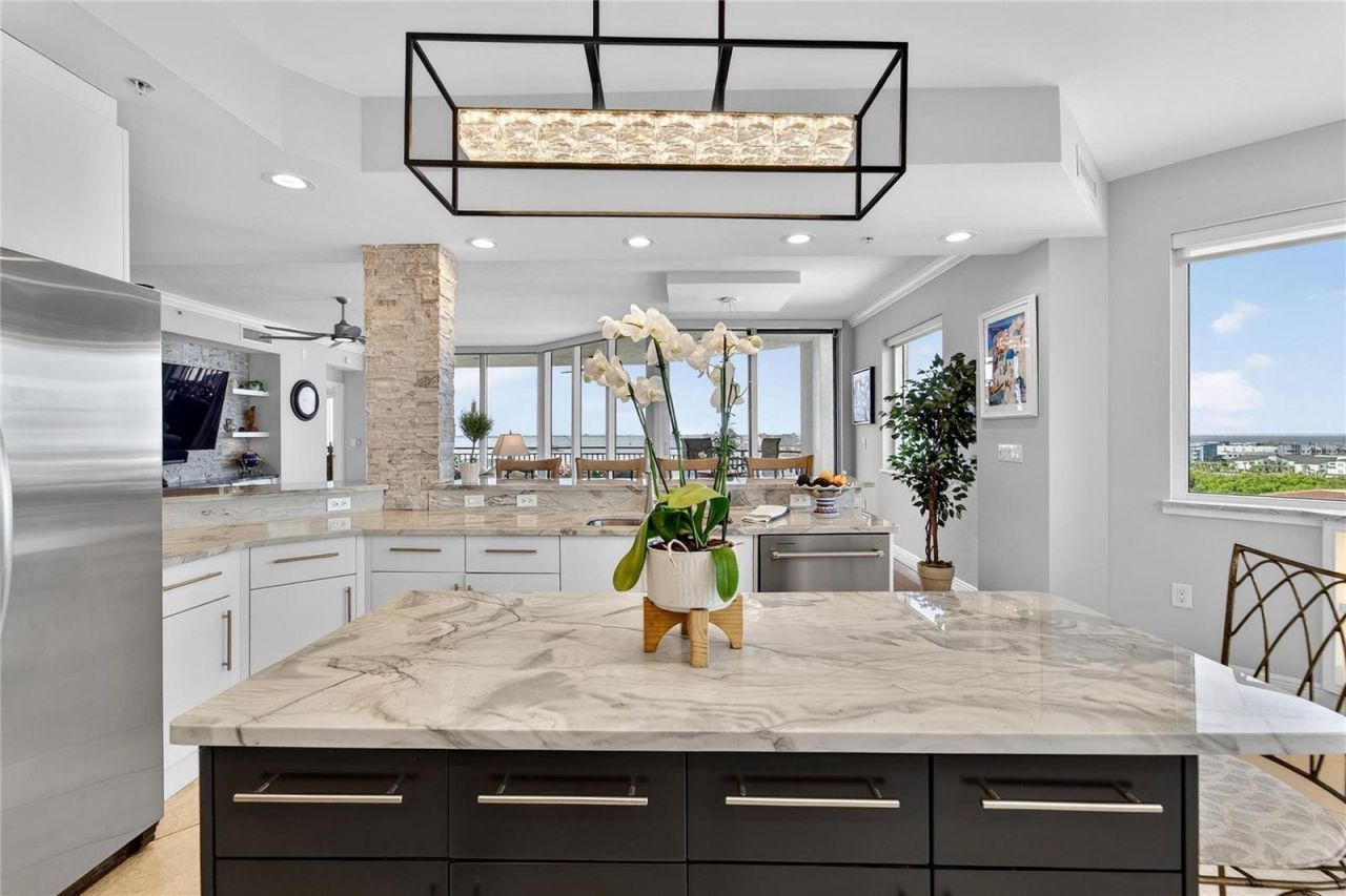 5823 Bowen Daniel Drive, Unit 906, Tampa, FL 33616 Photo