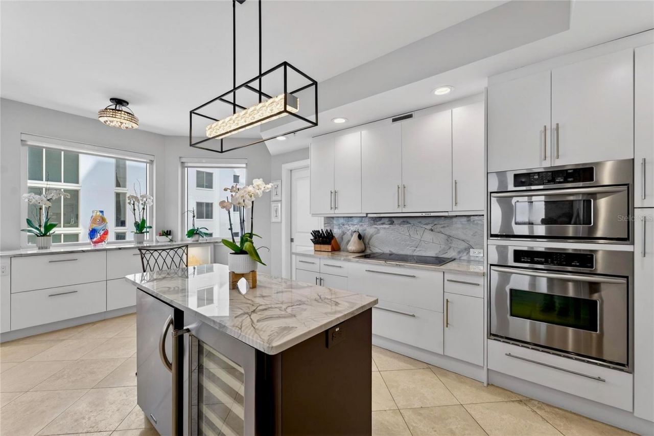 5823 Bowen Daniel Drive, Unit 906, Tampa, FL 33616 Photo