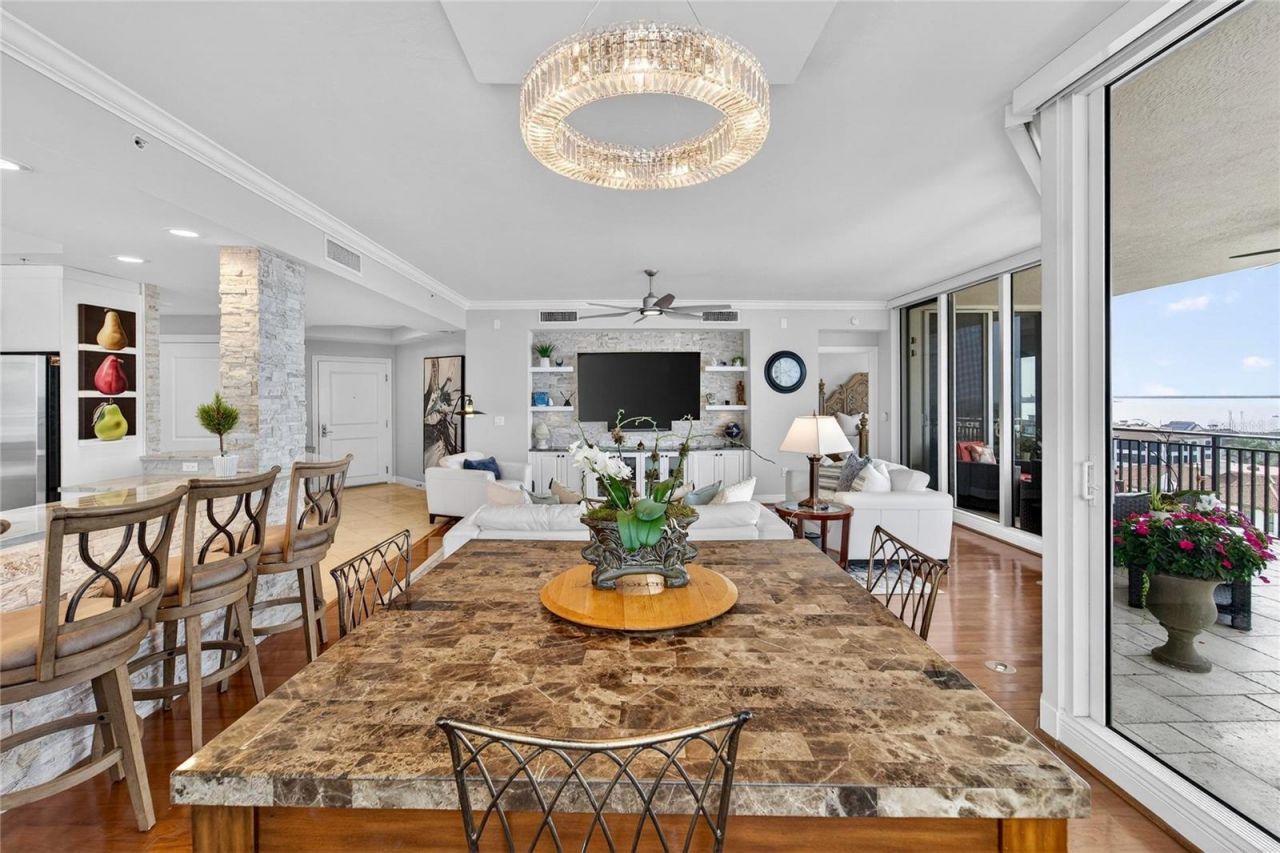 5823 Bowen Daniel Drive, Unit 906, Tampa, FL 33616 Photo