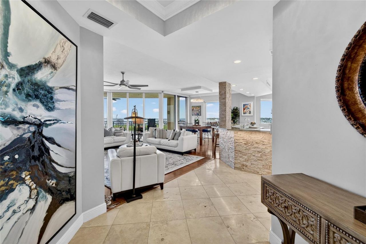 5823 Bowen Daniel Drive, Unit 906, Tampa, FL 33616 Photo