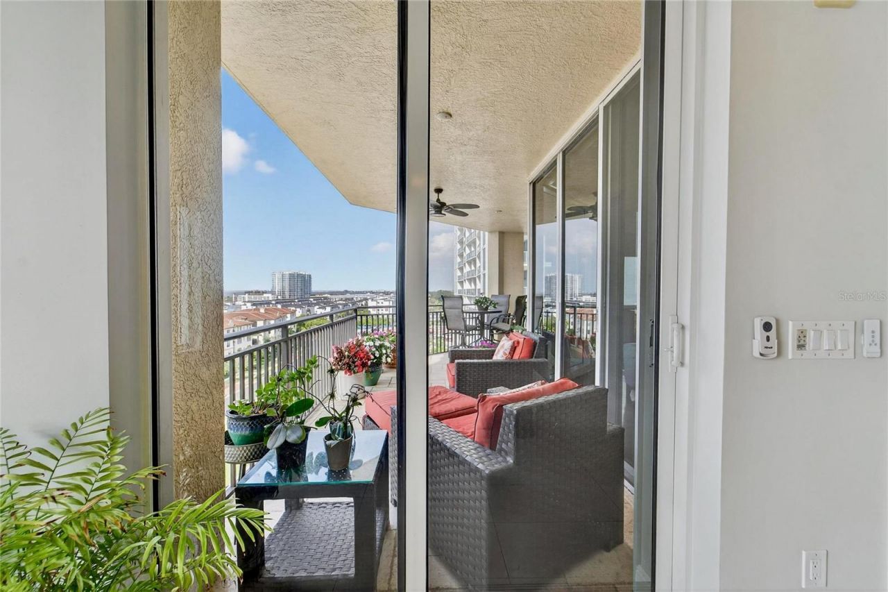 5823 Bowen Daniel Drive, Unit 906, Tampa, FL 33616 Photo